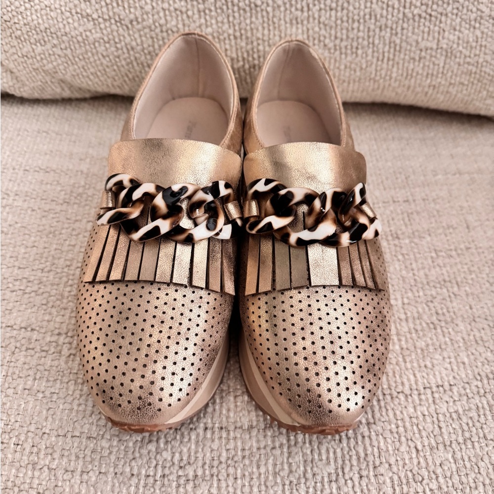 Casual platform tennis shoes ⭐️